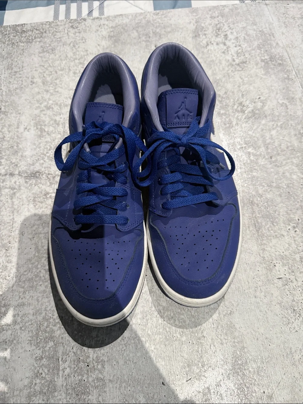 Jordan Low-Top Sneakers in Navy Blue with White Midsole